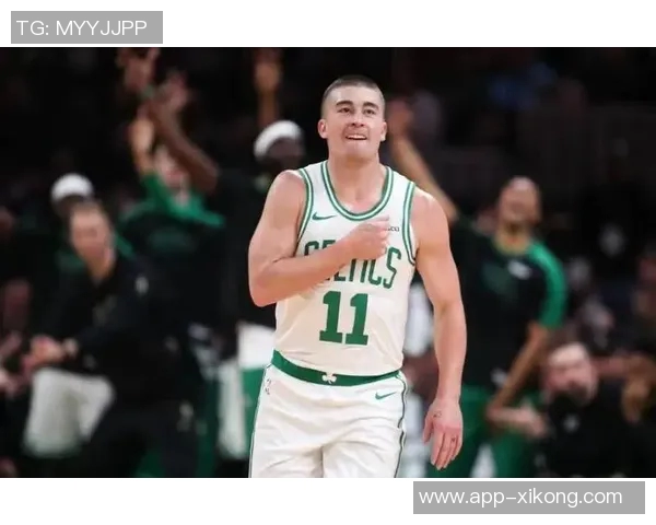 普理查德表现稳定半场8投4中贡献11分2篮板4助攻